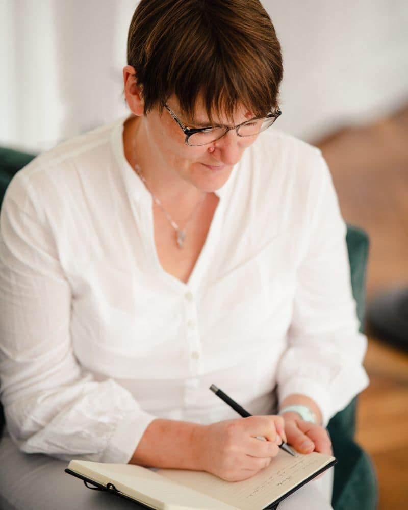 portrait laurence maréchal freelance seo pinterest